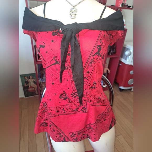 Lucky 13 Pinup Top - Picture 3 of 11